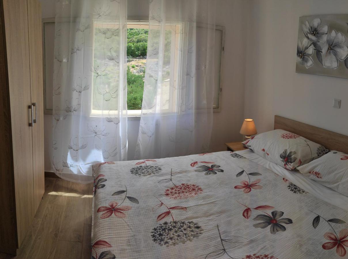Apartments Nal Biskup Putnikovic Екстер'єр фото