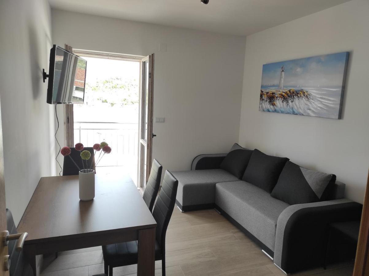 Apartments Nal Biskup Putnikovic Екстер'єр фото