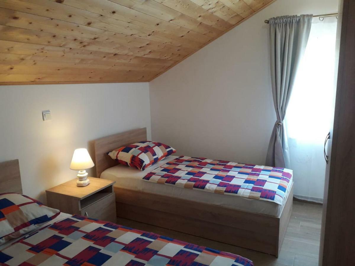 Apartments Nal Biskup Putnikovic Екстер'єр фото