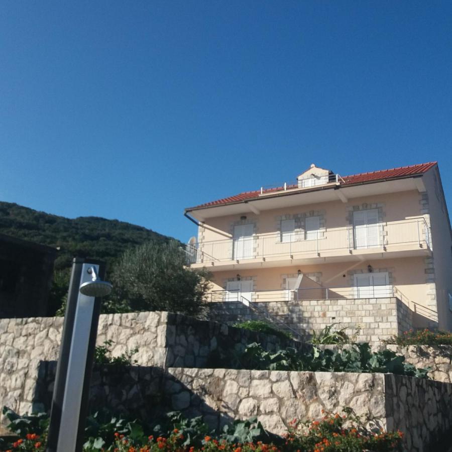 Apartments Nal Biskup Putnikovic Екстер'єр фото